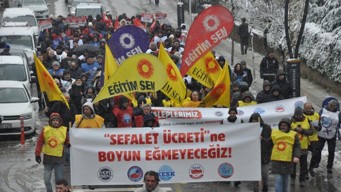 Sendikalar iş bırakmaya gitti: ‘Sefalet zammı’ değil, emeğimizin karşılığını istiyoruz